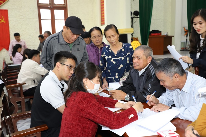 Huyện Ân Thi Chi trả tiền bồi thường thu hồi đất và chính sách hỗ trợ thực hiện Dự án xây dựng ĐT.376B (đoạn kết nối QL.39 với ĐT.386C)