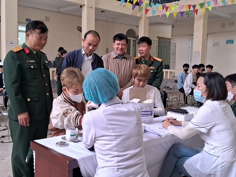 Huyện Ân Thi xét nghiệm HIV cho thanh niên thực hiện NVQS năm 2024