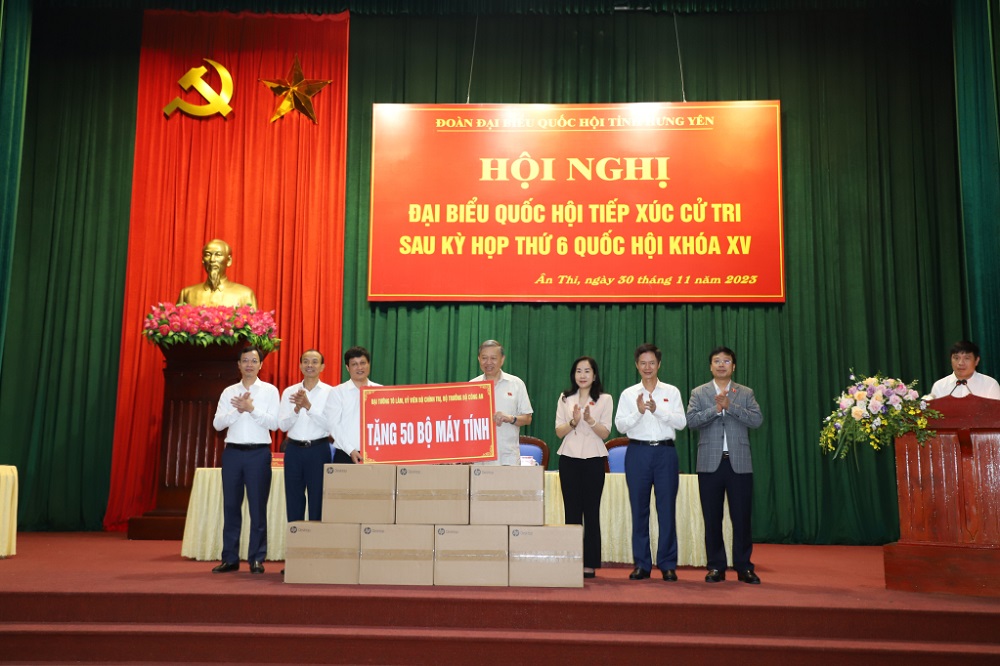 Đoàn đại biểu Quốc hội tỉnh tiếp xúc cử tri huyện Ân Thi